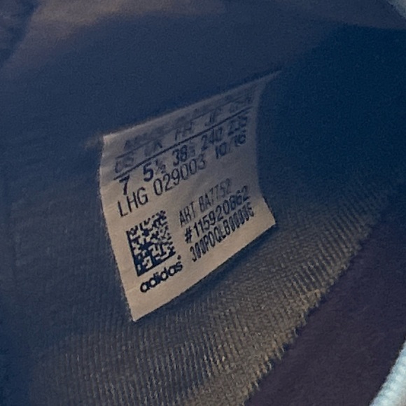 Adidas NMD R1 Ultility Grey Olive Green Maroon Shoe
Womens Sneaker Size US 7 - Picture 8 of 8